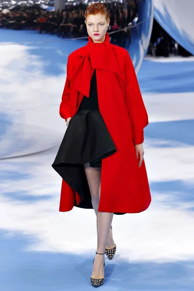 Look 12